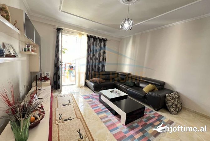 Shtepi ne shitje Apartament ne Tirane, 2+1, Mobilimi E mobiluar, Pagesa 134,000  Euro.