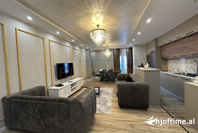 Shtepi ne shitje Apartament ne Durres, 3+1, Mobilimi E mobiluar, Pagesa 396,000  Euro.