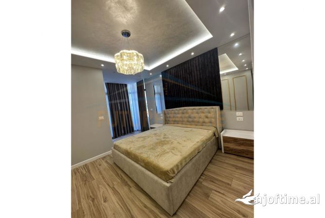 Shtepi ne shitje Apartament ne Durres, 3+1, Mobilimi E mobiluar, Pagesa 396,000  Euro.