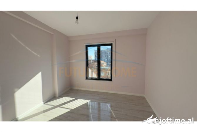 Shtepi ne shitje Apartament ne Tirane, 2+1, Mobilimi Bosh, pa mobiluar, Pagesa 240,000  Euro.