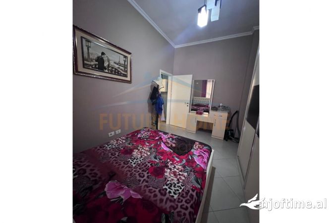 Shtepi ne shitje Apartament ne Tirane, 2+1, Mobilimi E mobiluar, Pagesa 145,000  Euro.