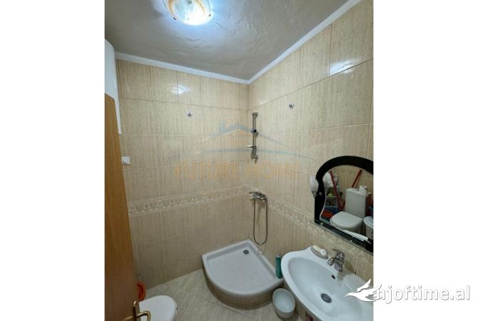 Shtepi ne shitje Apartament ne Tirane, 2+1, Mobilimi E mobiluar, Pagesa 286,900  Euro.