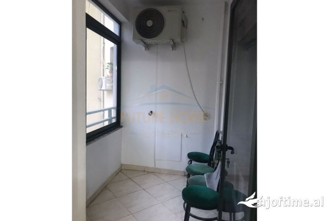 Shtepi ne shitje Apartament ne Tirane, 2+1, Mobilimi E mobiluar, Pagesa 210,000  Euro.