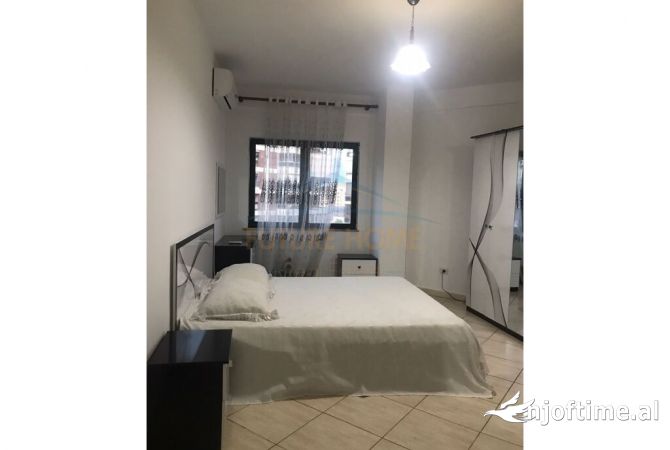 Shtepi ne shitje Apartament ne Tirane, 2+1, Mobilimi E mobiluar, Pagesa 210,000  Euro.