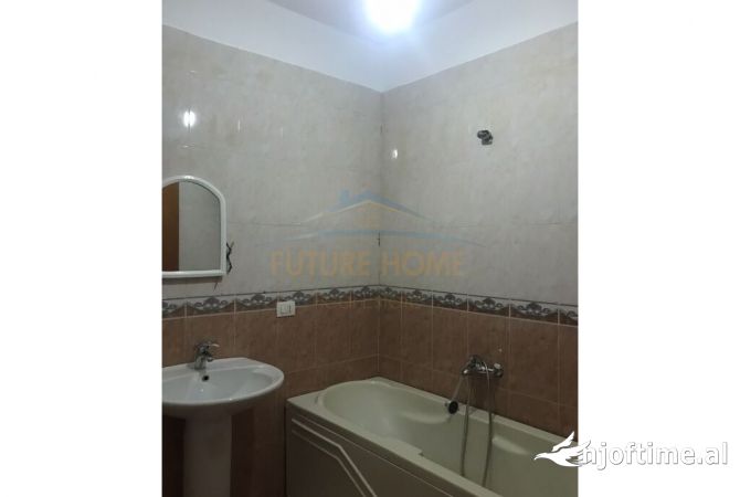 Shtepi ne shitje Apartament ne Tirane, 2+1, Mobilimi E mobiluar, Pagesa 210,000  Euro.