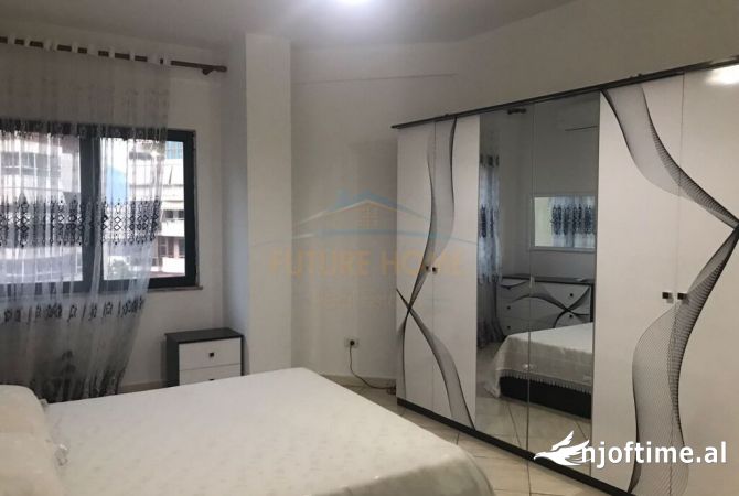 Shtepi ne shitje Apartament ne Tirane, 2+1, Mobilimi E mobiluar, Pagesa 210,000  Euro.