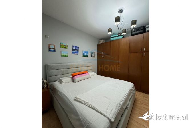 Shtepi ne shitje Apartament ne Tirane, 2+1, Mobilimi E mobiluar, Pagesa 210,000  Euro.