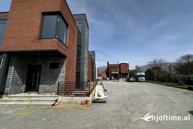 Shtepi ne shitje 3+1 ne Tirane - 410,000 Euro