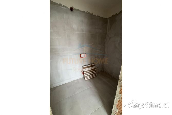 Shtepi ne shitje Apartament ne Tirane, 2+1, Mobilimi Bosh, pa mobiluar, Pagesa 147,500  Euro.