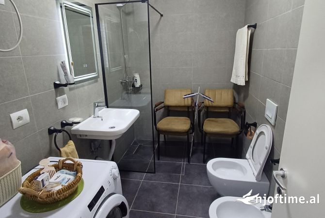 Shtepi ne shitje Apartament ne Tirane, 2+1, Mobilimi E mobiluar, Pagesa 149,000  Euro.