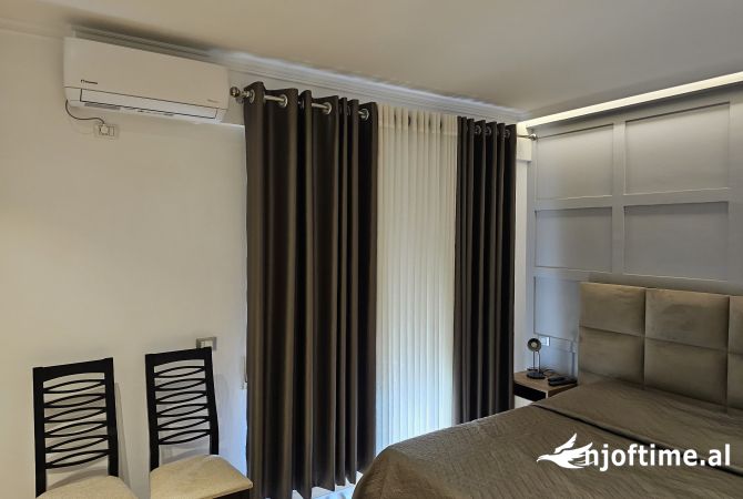 Shtepi ne shitje Apartament ne Tirane, 2+1, Mobilimi E mobiluar, Pagesa 190,000  Euro.
