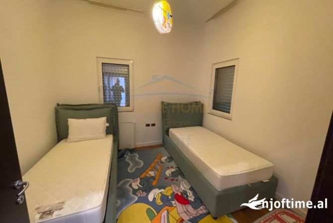 Shtepi me qera Apartament ne Tirane, 3+1, Mobilimi E mobiluar, Pagesa 1,500  Euro.
