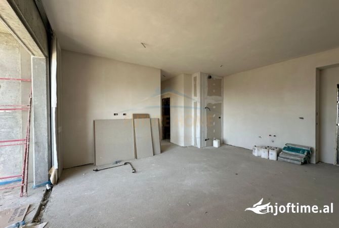 Shtepi ne shitje Apartament ne Tirane, 2+1, Mobilimi Bosh, pa mobiluar, Pagesa 245,000  Euro.