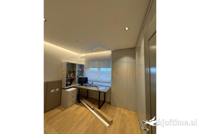 Shtepi ne shitje Apartament ne Tirane, 2+1, Mobilimi E mobiluar, Pagesa 155,000  Euro.