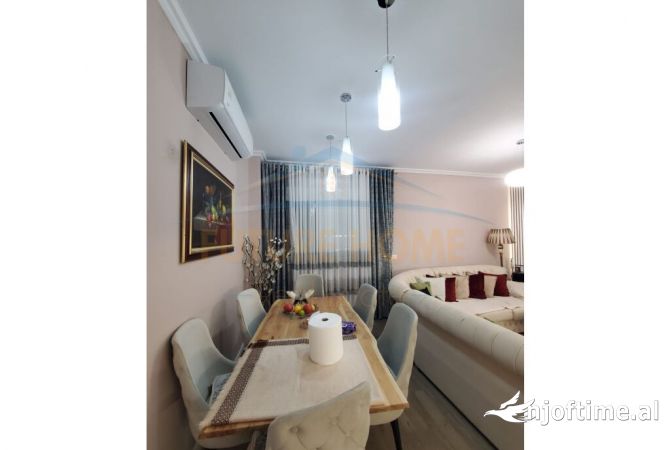 Shtepi ne shitje Apartament ne Tirane, 1+1, Mobilimi E mobiluar, Pagesa 95,000  Euro.