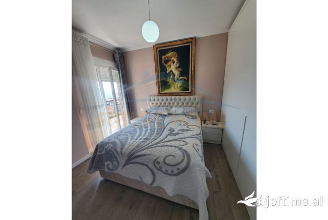 Shtepi ne shitje Apartament ne Tirane, 1+1, Mobilimi E mobiluar, Pagesa 95,000  Euro.