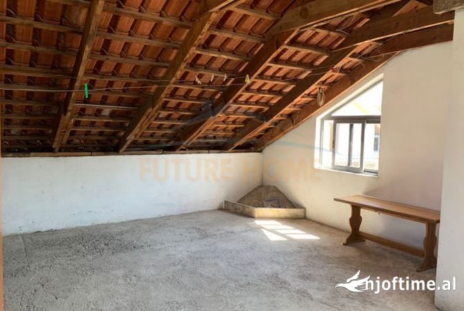 Shtepi ne shitje Shtepi Private ne Tirane, 5+1, Mobilimi E mobiluar, Pagesa 370,000  Euro.