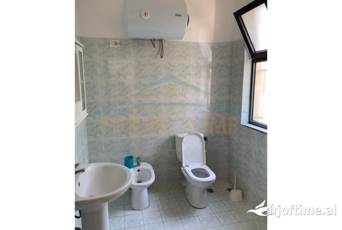 Shtepi ne shitje Shtepi Private ne Tirane, 5+1, Mobilimi E mobiluar, Pagesa 370,000  Euro.