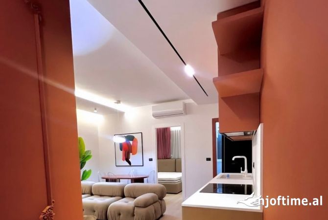 Shtepi ne shitje Apartament ne Tirane, 1+1, Mobilimi E mobiluar, Pagesa 155,000  Euro.