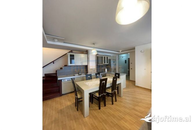 Shtepi me qera 2+1 ne Tirane - 950 Euro