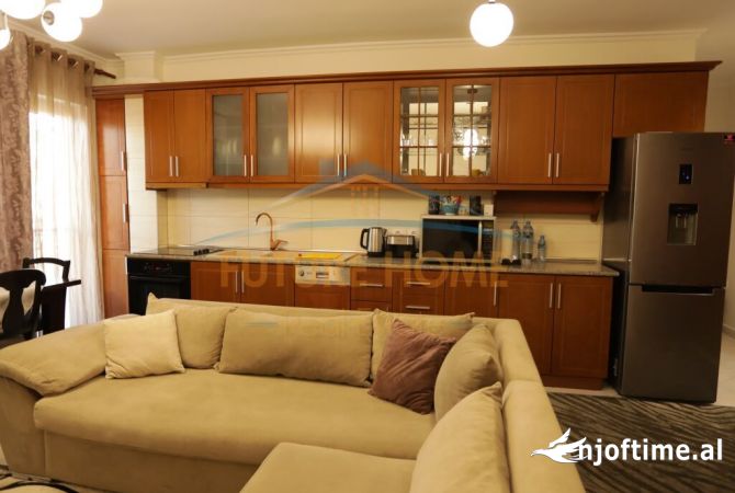 Shtepi ne shitje 1+1 ne Tirane - 160,000 Euro