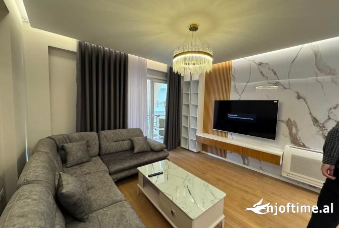 Shtepi me qera 2+1 ne Tirane - 1,200 Euro