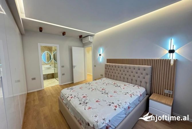 Shtepi me qera Apartament ne Tirane, 2+1, Mobilimi E mobiluar, Pagesa 1,200  Euro.