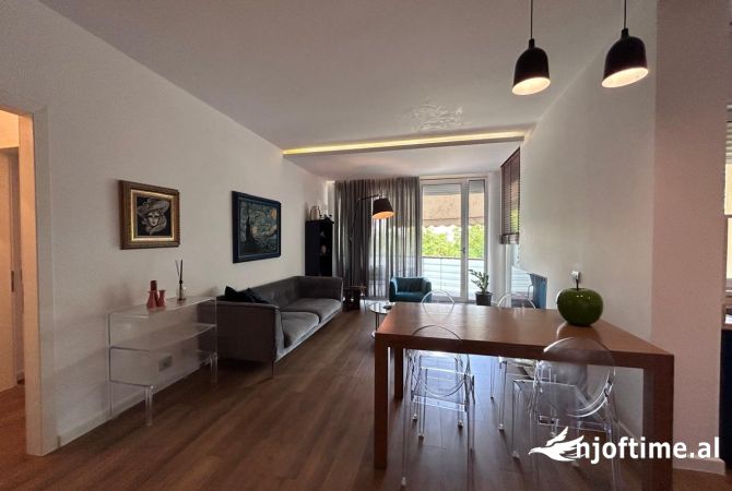 Shtepi me qera Apartament ne Tirane, 2+1, Mobilimi E mobiluar, Pagesa 1,000  Euro.