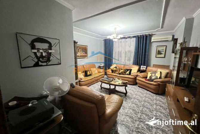 Shtepi ne shitje Apartament ne Tirane, 2+1, Mobilimi E mobiluar, Pagesa 162,000  Euro.