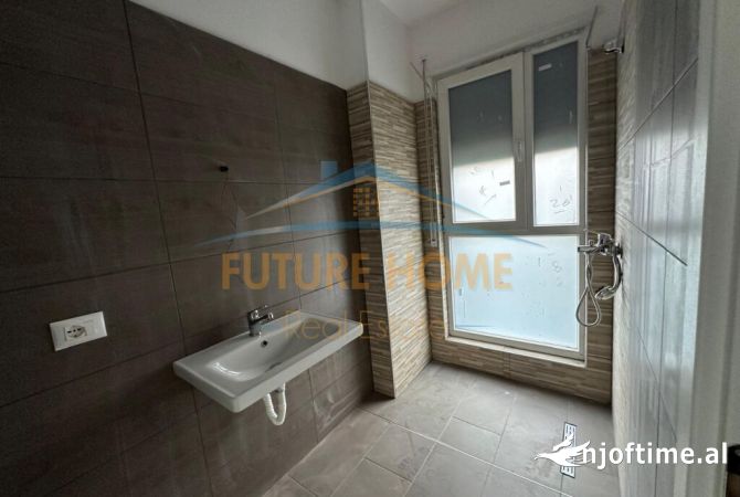 Shtepi ne shitje Apartament ne Tirane, 2+1, Mobilimi Bosh, pa mobiluar, Pagesa 187,700  Euro.