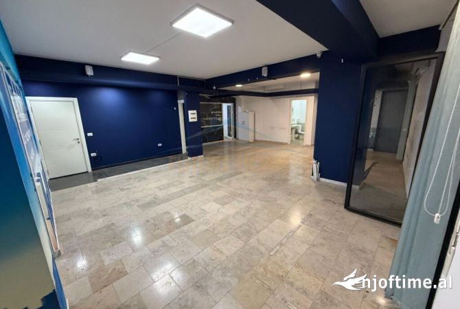Ambient biznesi me qera 1+1 ne Tirane - 1,700 Euro