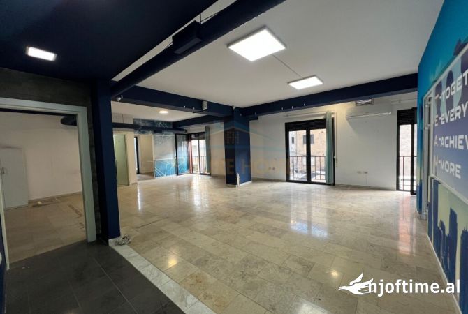 Ambient biznesi me qera 1+1 ne Tirane - 1,700 Euro