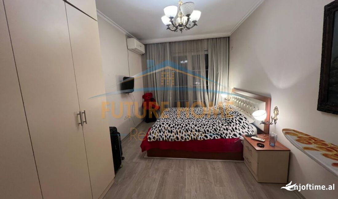 Shtepi ne shitje Apartament ne Tirane, 2+1, Mobilimi E mobiluar, Pagesa 155,000  Euro.