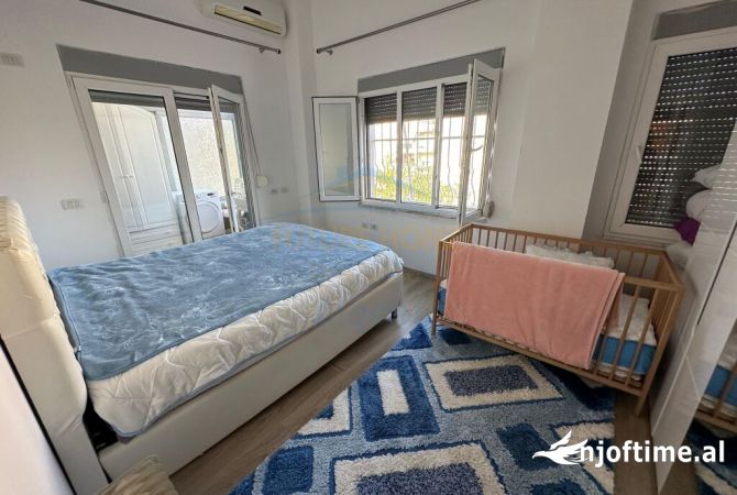 Shtepi ne shitje Apartament ne Tirane, 2+1, Mobilimi E mobiluar, Pagesa 200,000  Euro.