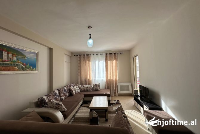 Shtepi ne shitje Apartament ne Tirane, 1+1, Mobilimi E mobiluar, Pagesa 98,000  Euro.