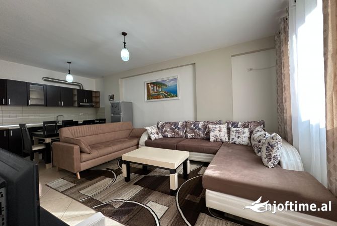 Shtepi ne shitje Apartament ne Tirane, 1+1, Mobilimi E mobiluar, Pagesa 98,000  Euro.