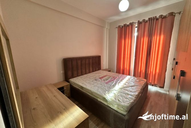 Shtepi me qera Apartament ne Tirane, 2+1, Mobilimi E mobiluar, Pagesa 50,000  Leke.