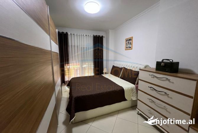 Shtepi ne shitje Apartament ne Tirane, 2+1, Mobilimi E mobiluar, Pagesa 170,000  Euro.