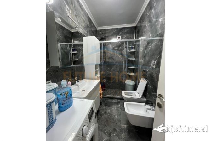 Shtepi ne shitje Apartament ne Tirane, 2+1, Mobilimi E mobiluar, Pagesa 170,000  Euro.