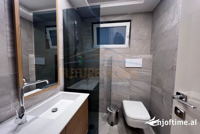 Shtepi ne shitje Vila Luksoze ne Tirane, 3+1, Mobilimi E mobiluar, Pagesa 1,100,000  Euro.