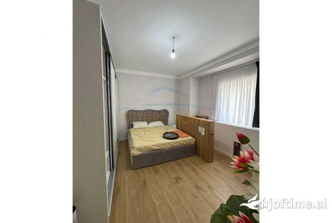 Shtepi ne shitje Apartament ne Tirane, 2+1, Mobilimi E mobiluar, Pagesa 290,000  Euro.