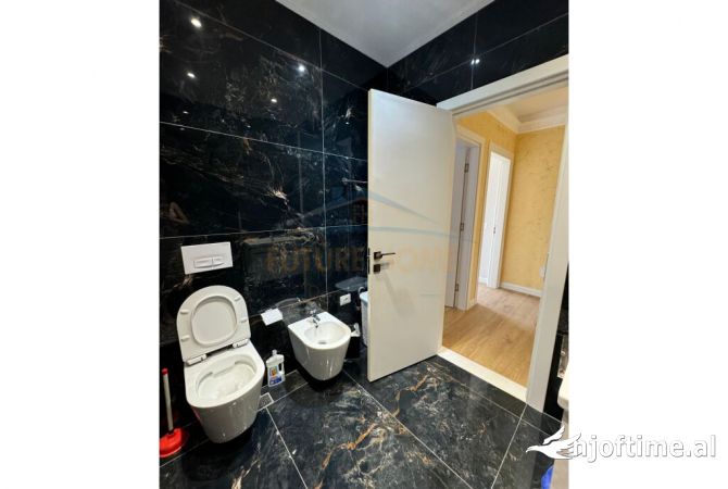 Shtepi ne shitje Apartament ne Tirane, 2+1, Mobilimi E mobiluar, Pagesa 290,000  Euro.