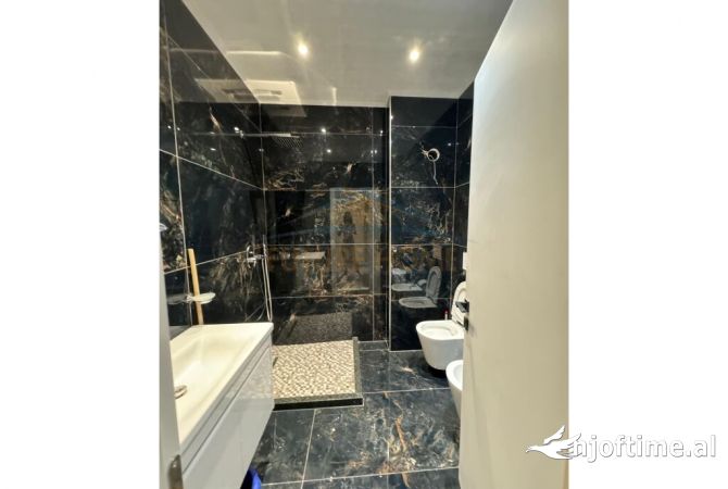 Shtepi ne shitje Apartament ne Tirane, 2+1, Mobilimi E mobiluar, Pagesa 290,000  Euro.