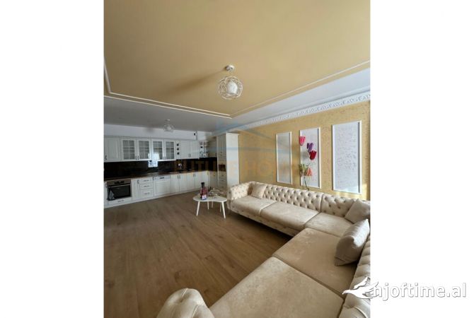 Shtepi ne shitje Apartament ne Tirane, 2+1, Mobilimi E mobiluar, Pagesa 290,000  Euro.