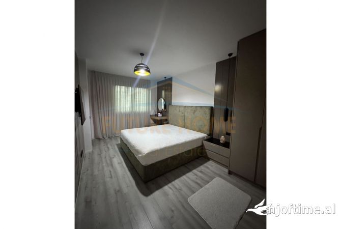 Shtepi ne shitje Apartament ne Tirane, 2+1, Mobilimi E mobiluar, Pagesa 210,000  Euro.