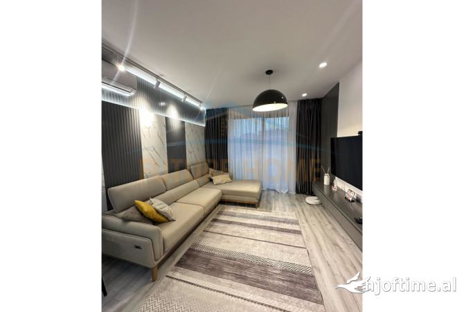 Shtepi ne shitje Apartament ne Tirane, 2+1, Mobilimi E mobiluar, Pagesa 210,000  Euro.