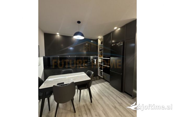 Shtepi ne shitje Apartament ne Tirane, 2+1, Mobilimi E mobiluar, Pagesa 210,000  Euro.