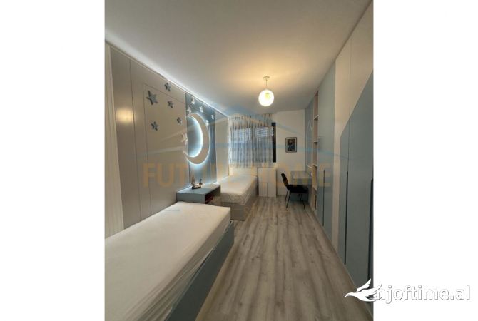 Shtepi ne shitje Apartament ne Tirane, 2+1, Mobilimi E mobiluar, Pagesa 210,000  Euro.