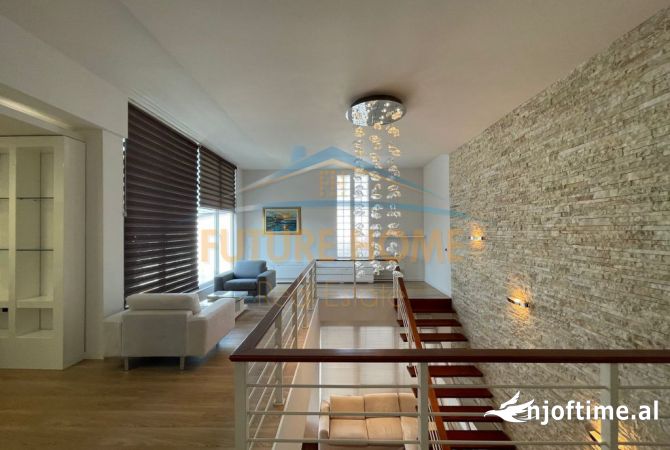 Shtepi ne shitje Penthose(kati i fundit panoramik) ne Tirane, 2+1, Mobilimi E mobiluar, Pagesa 280,000  Euro.