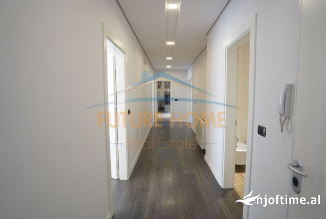 Shtepi ne shitje Penthose(kati i fundit panoramik) ne Tirane, 2+1, Mobilimi E mobiluar, Pagesa 280,000  Euro.